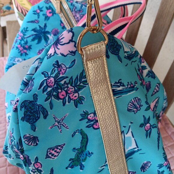 Lilly Pulitzer Overnight Duffle Amalfi Blue Lilly's Roadtrip EUC - Picture 5 of 17